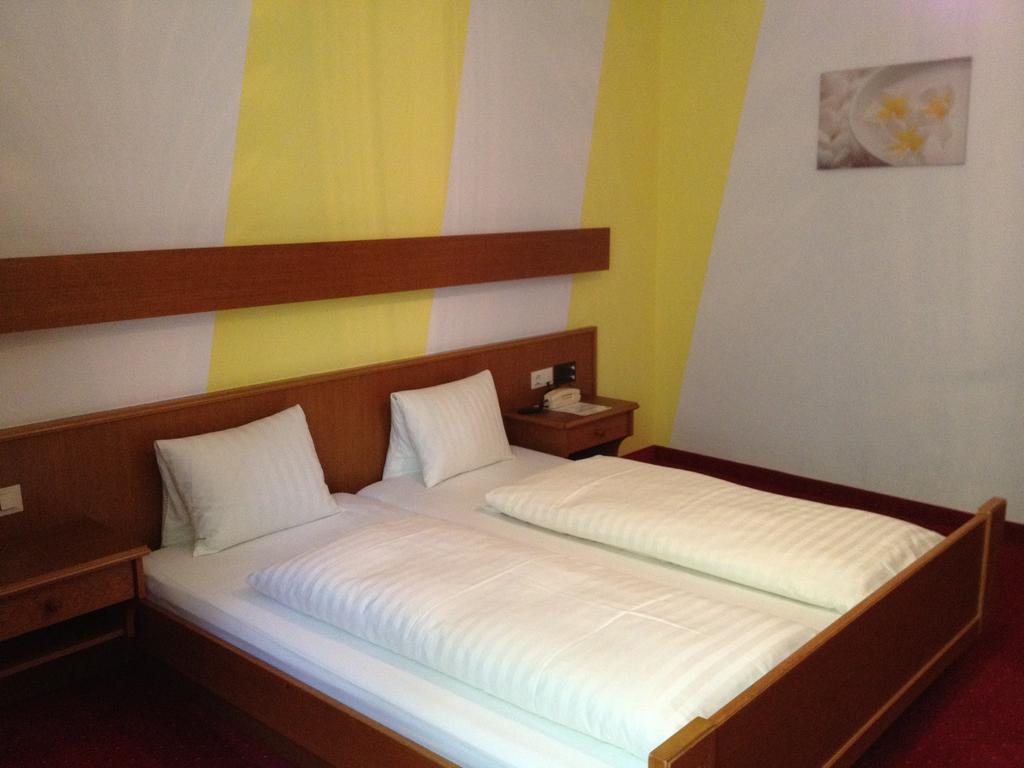 Schwarzer Adler Hotel Landeck Bilik gambar